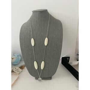 oval white bead necklace silver tone